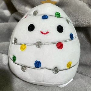 Jingle the Christmas/holiday squishmellow 😍